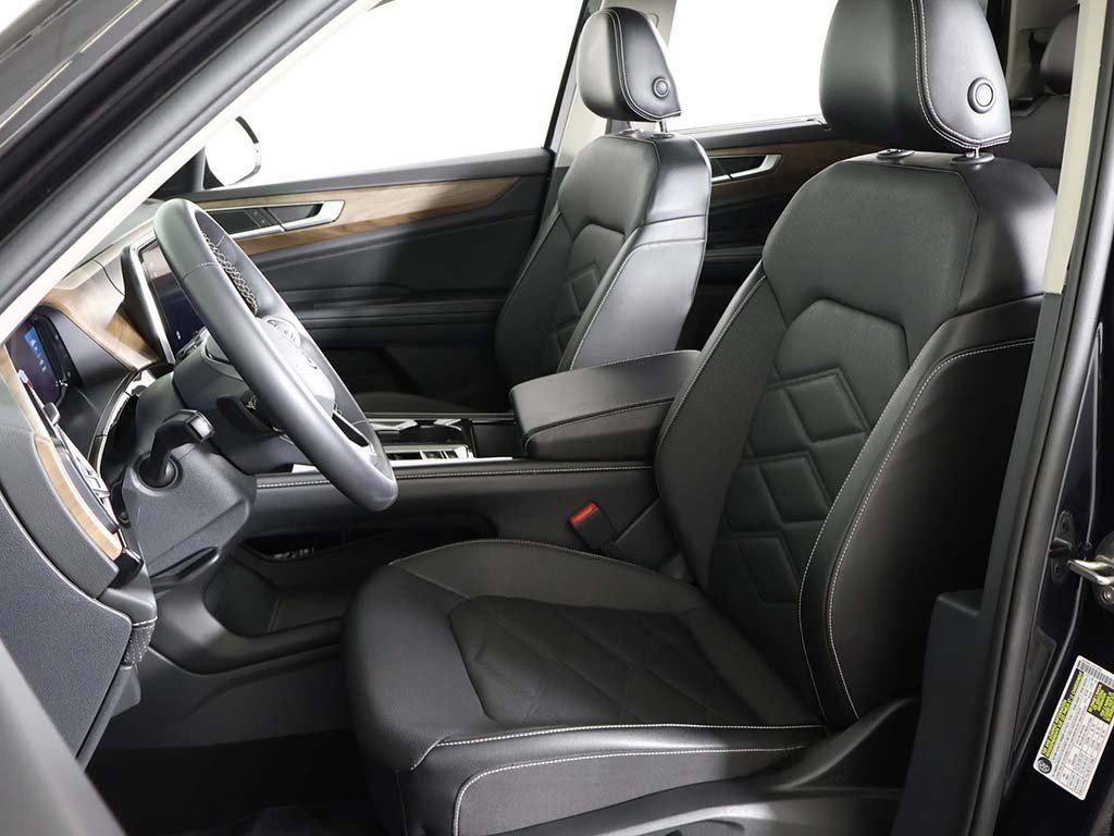 Used 2024 Volkswagen Atlas SE image 29