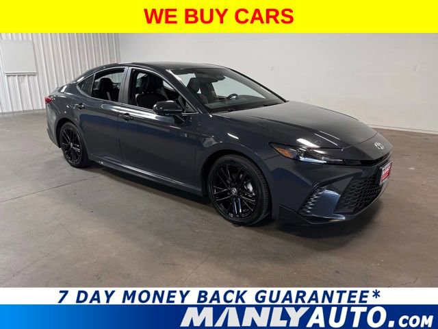 Used 2025 Toyota Camry SE FWD image 1