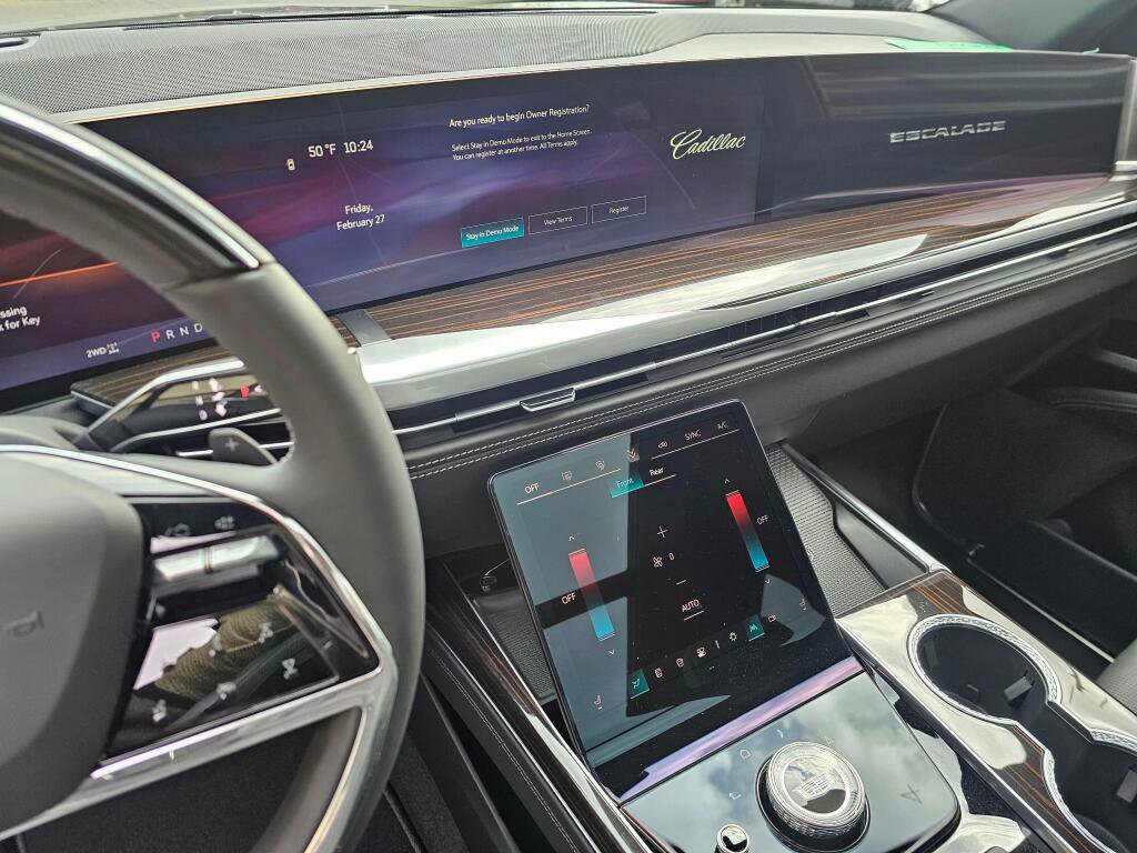 New 2026 Cadillac Escalade Luxury image 22