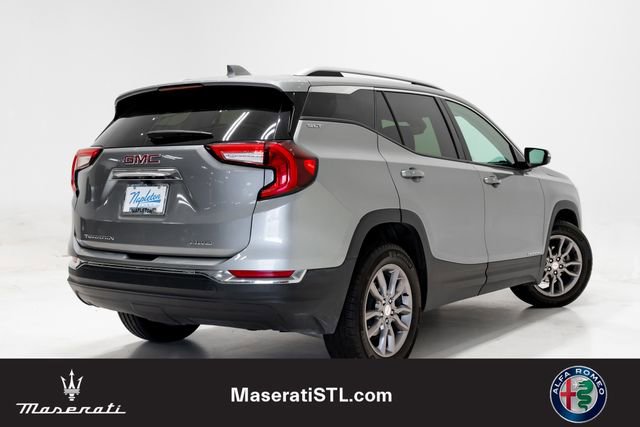 Used 2024 GMC Terrain SLT image 25