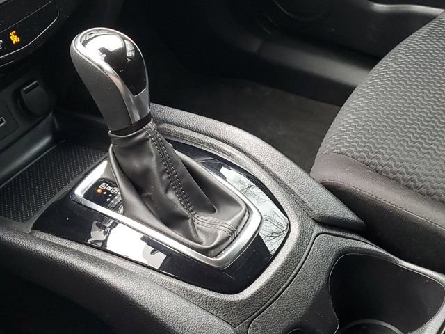 Used 2021 Nissan Rogue Sport S image 17