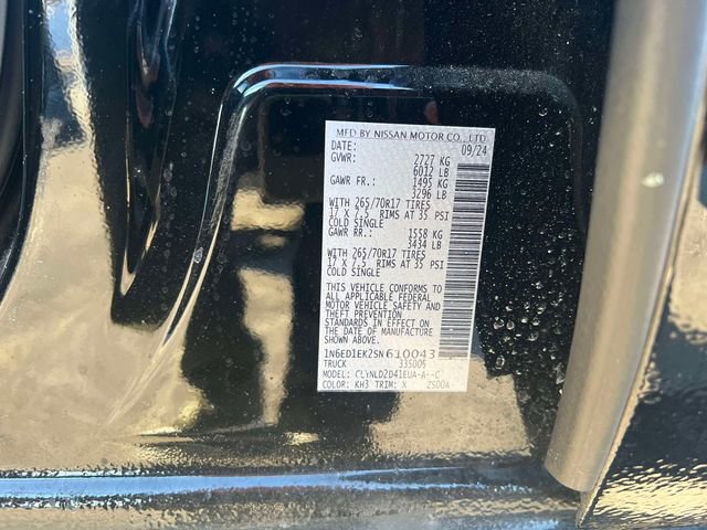 Used 2025 Nissan Frontier PRO-4X AWD/4WD image 18