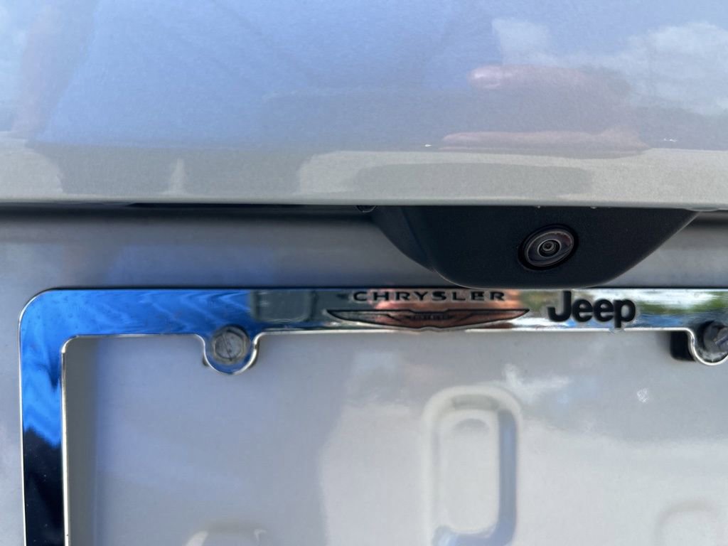 Certified 2025 Jeep Grand Cherokee Limited w/ Black Appearance Package image 23