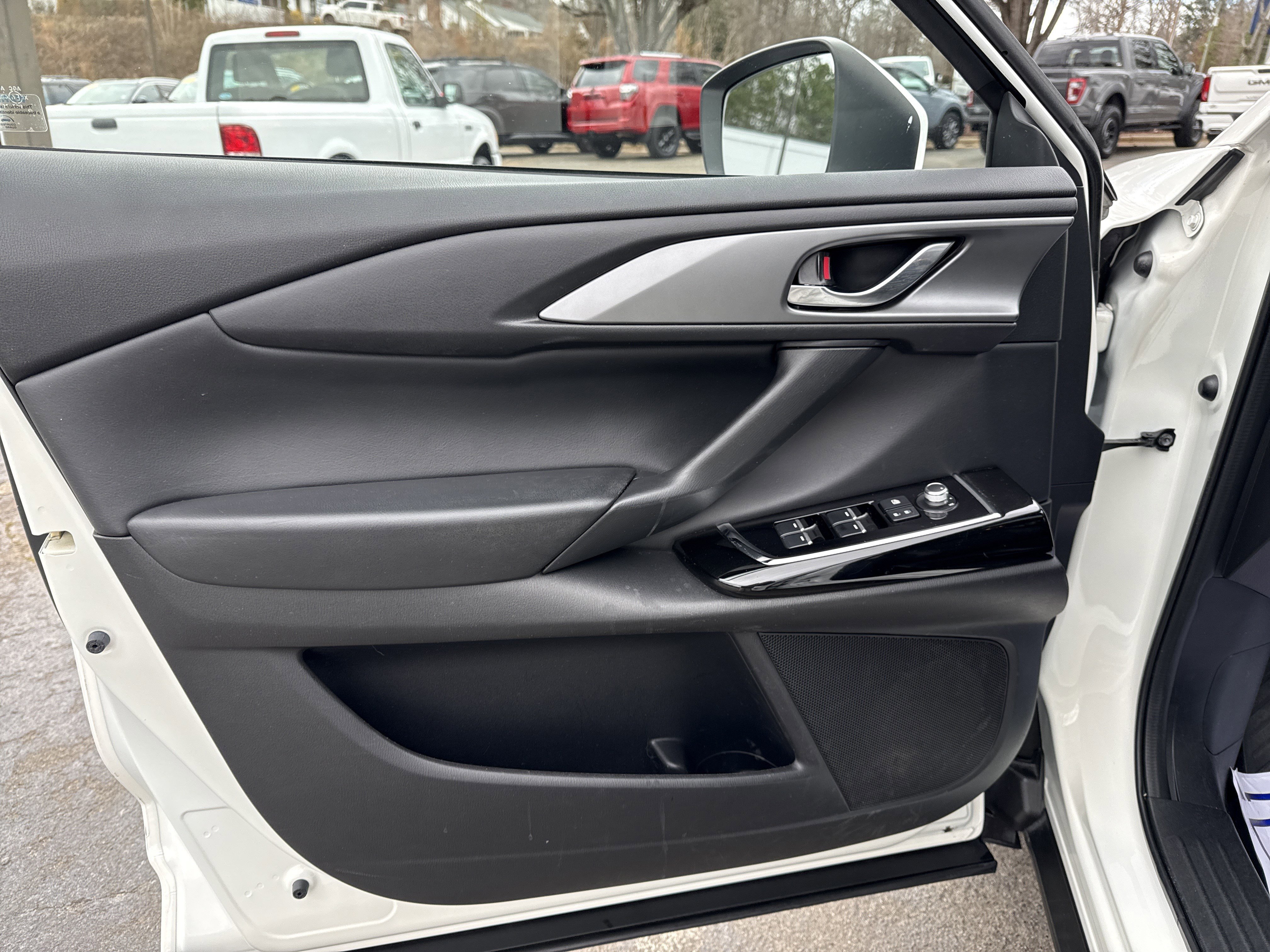 Used 2023 MAZDA CX-9 Touring image 11