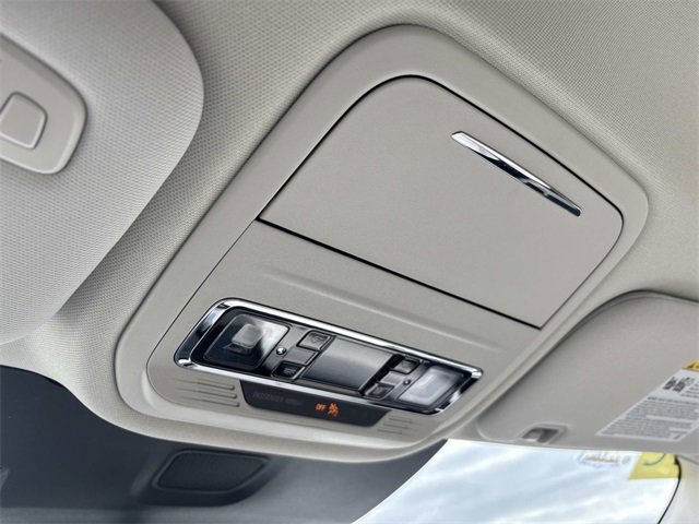 New 2026 Lincoln Aviator 2WD w/ Jet Appearance Package image 30