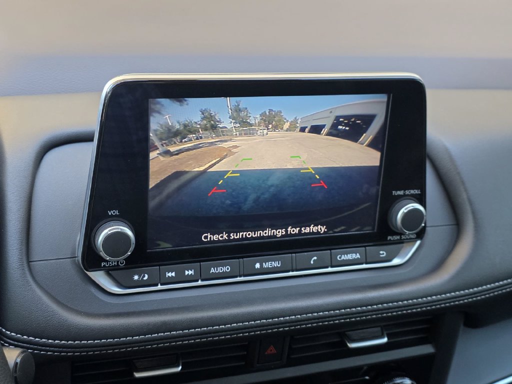 Used 2023 Nissan Rogue S FWD image 13
