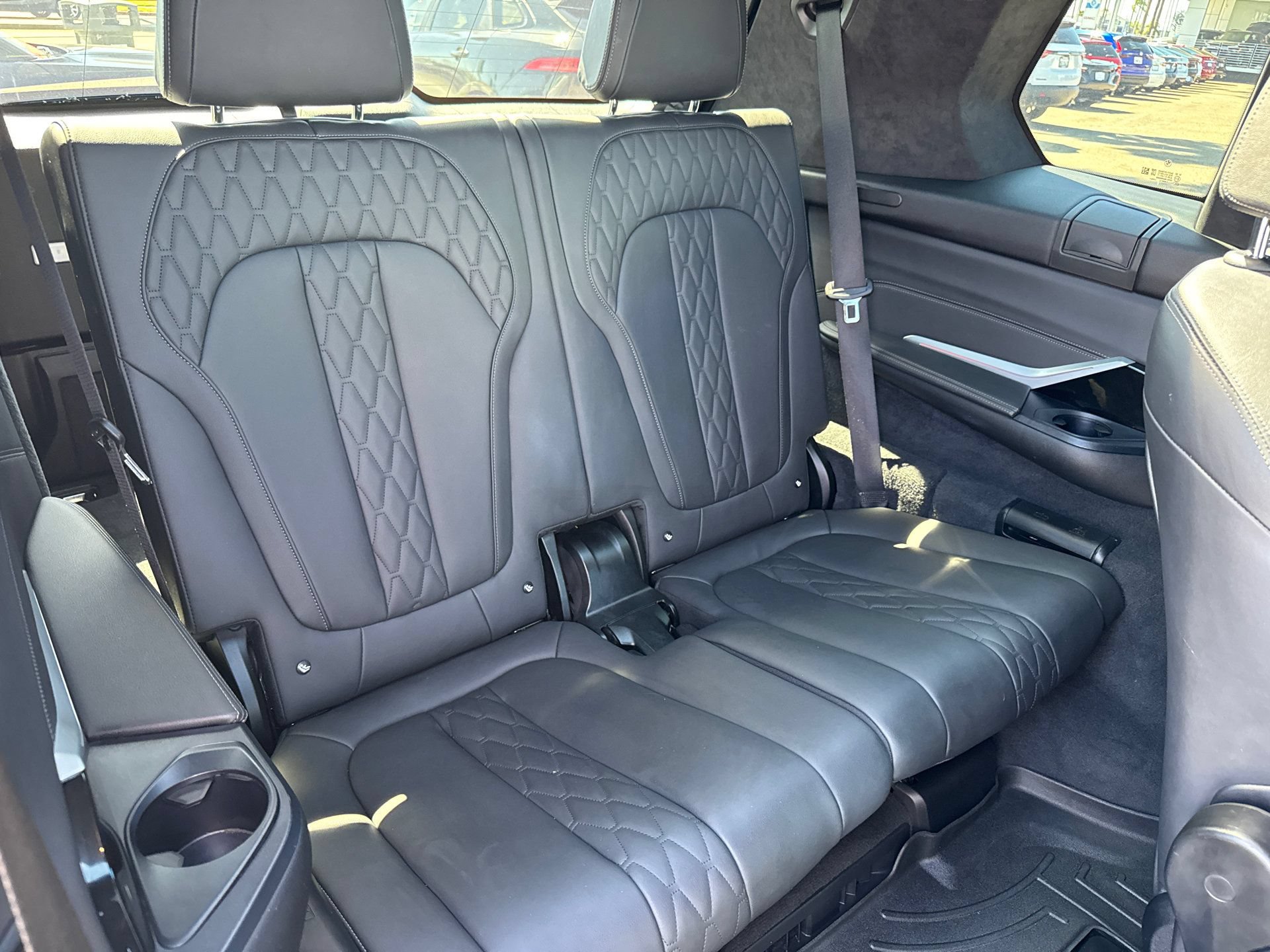 Used 2022 BMW X7 xDrive40i w/ M Sport Package AWD/4WD image 15