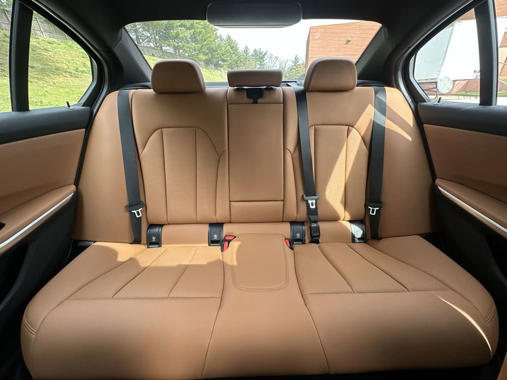 Used 2025 BMW 330i xDrive 330i xDrive w/ Premium Package image 26