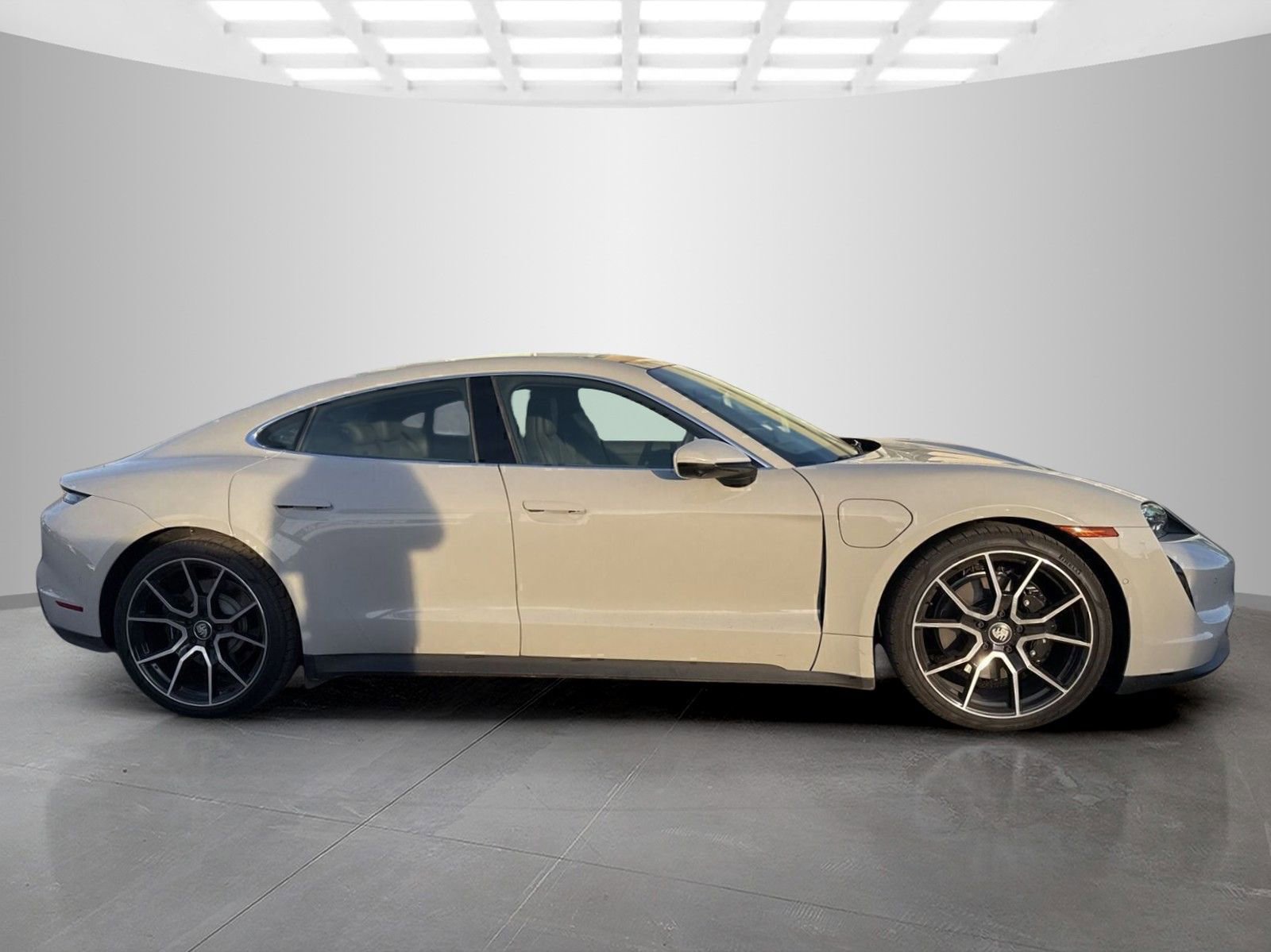 Used 2024 Porsche Taycan 4S image 4