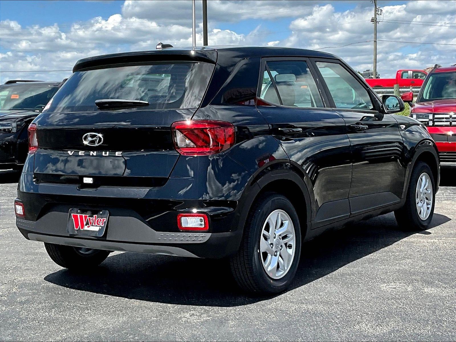 New 2026 Hyundai Venue SE FWD image 7