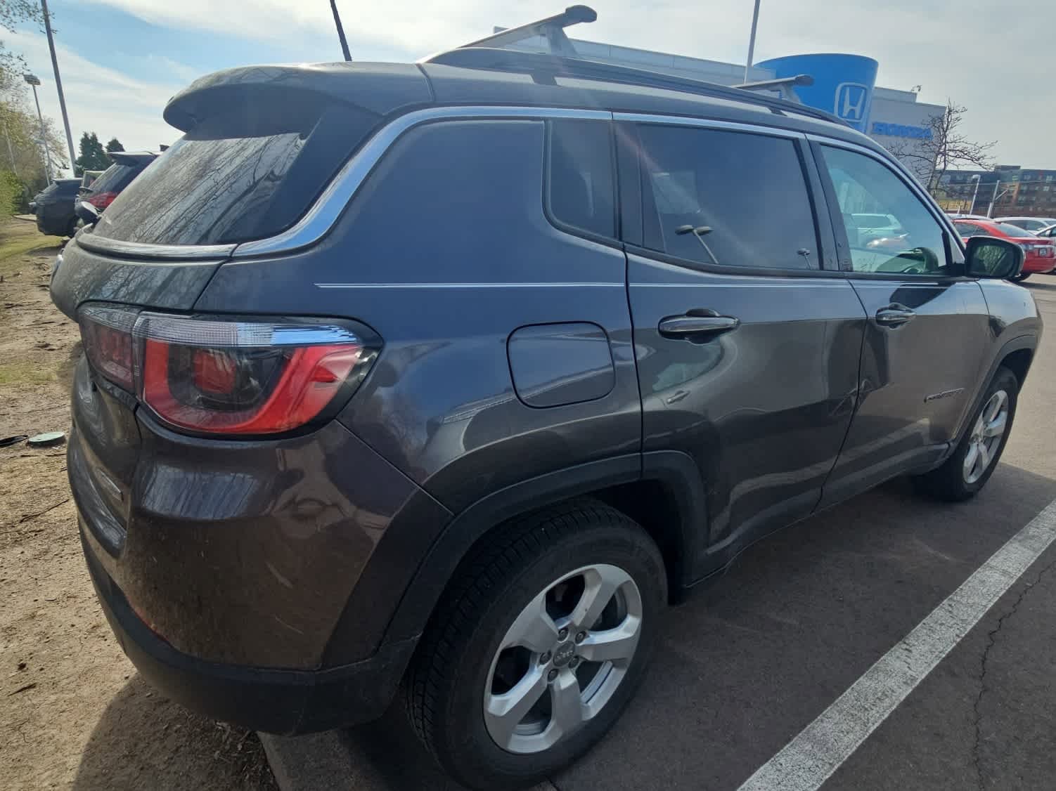 Used 2018 Jeep Compass Latitude image 3
