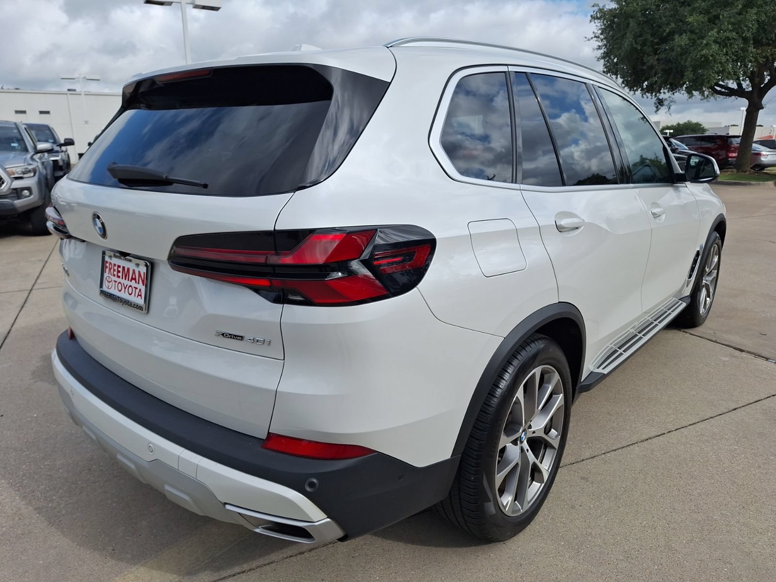 Used 2024 BMW X5 xDrive40i w/ Executive Package AWD/4WD image 6