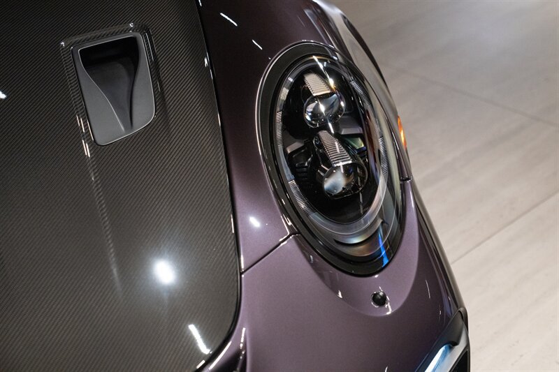 Used 2018 Porsche 911 GT2 RS RWD image 9