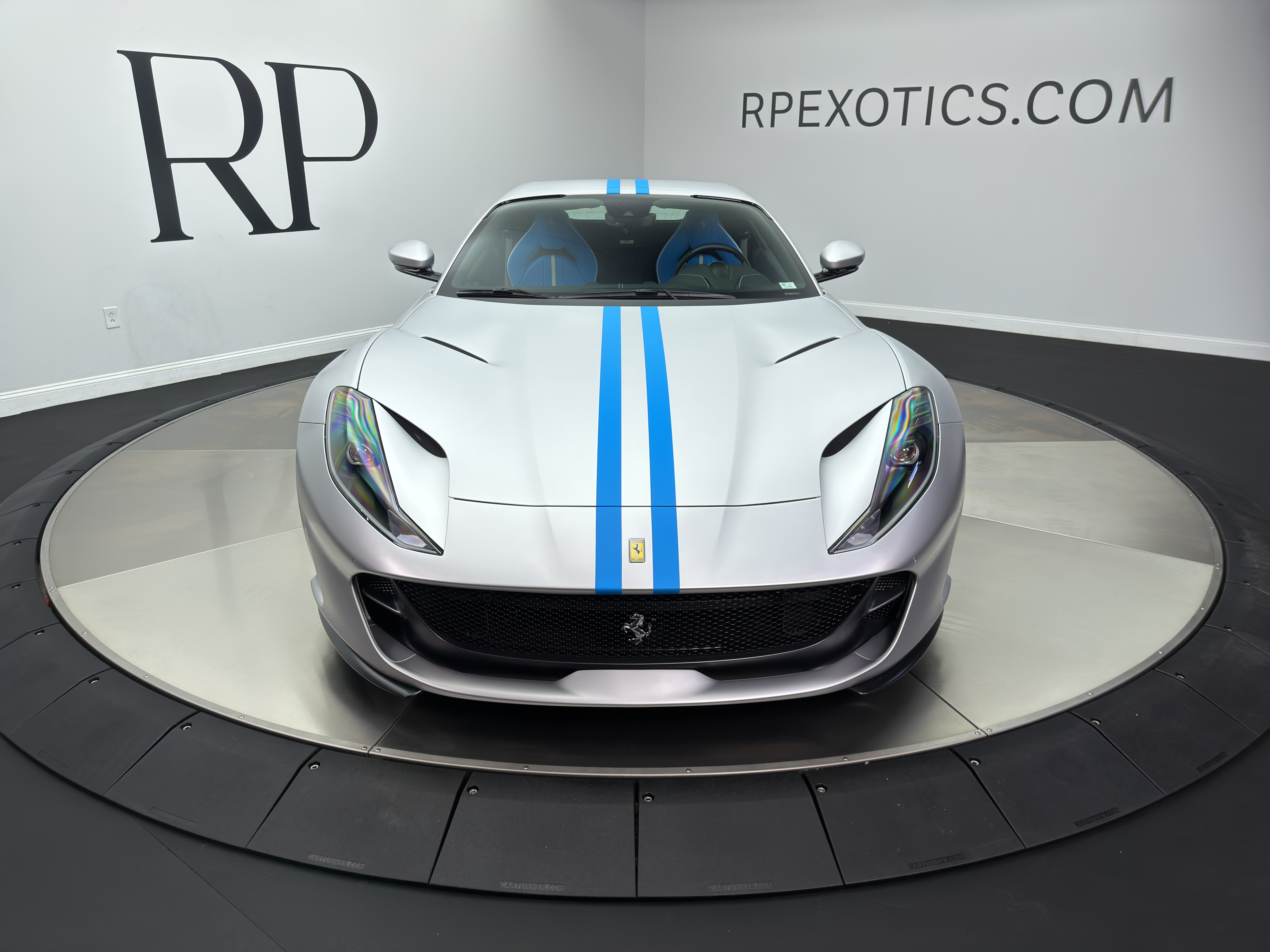 Used 2023 Ferrari 812 GTS RWD image 12