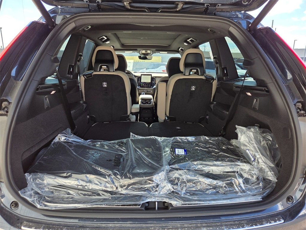 New 2026 Volvo XC90 T8 Plus image 16