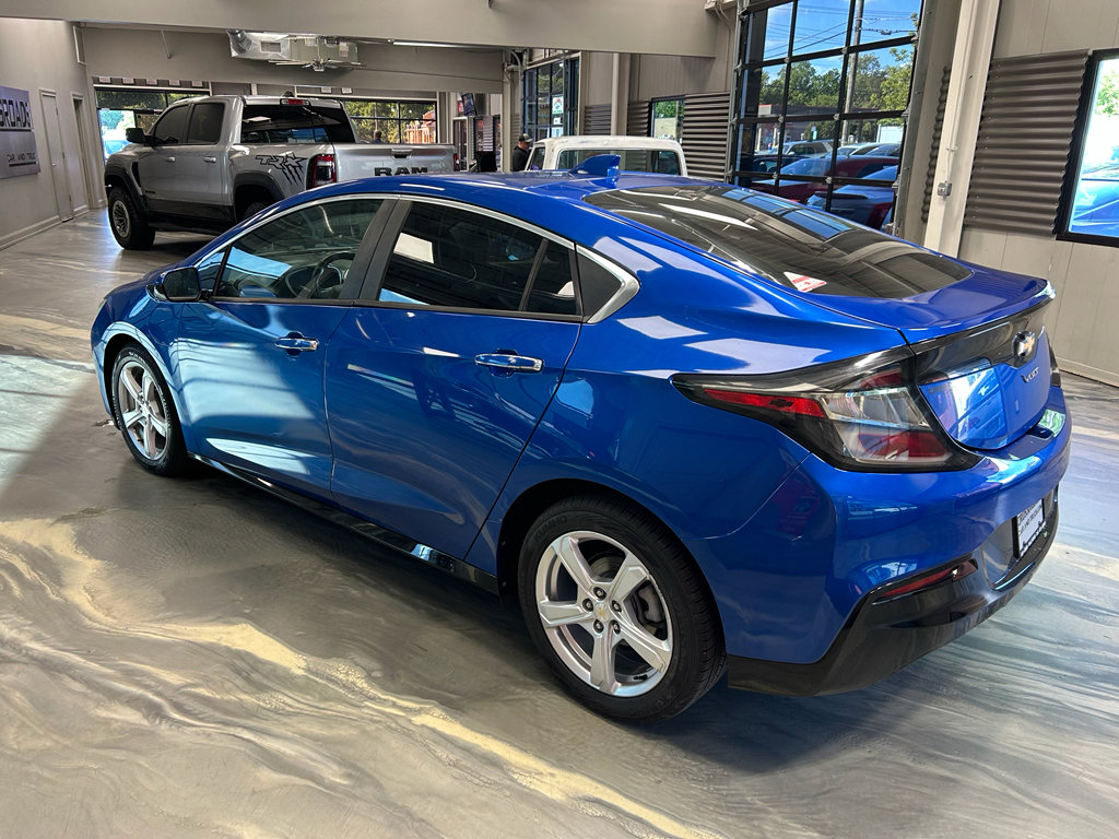 Used 2017 Chevrolet Volt LT w/ Comfort Package FWD image 32
