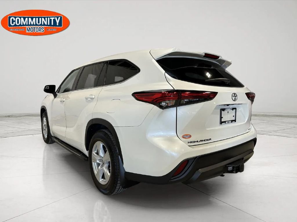 Used 2021 Toyota Highlander L AWD/4WD image 5