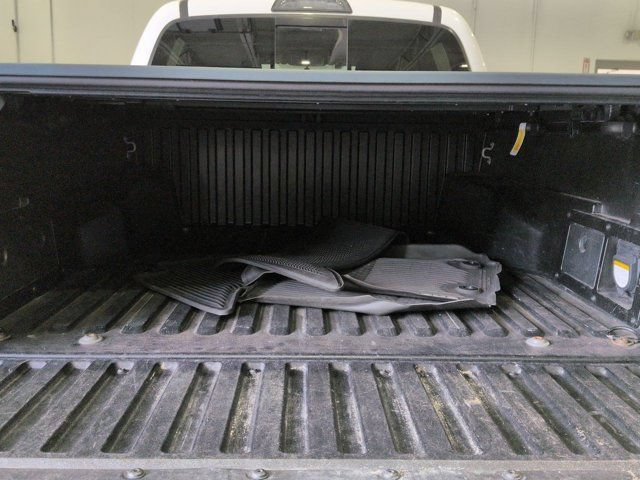 Used 2017 Toyota Tacoma TRD Sport w/ Tow Package (A/T) AWD/4WD image 16