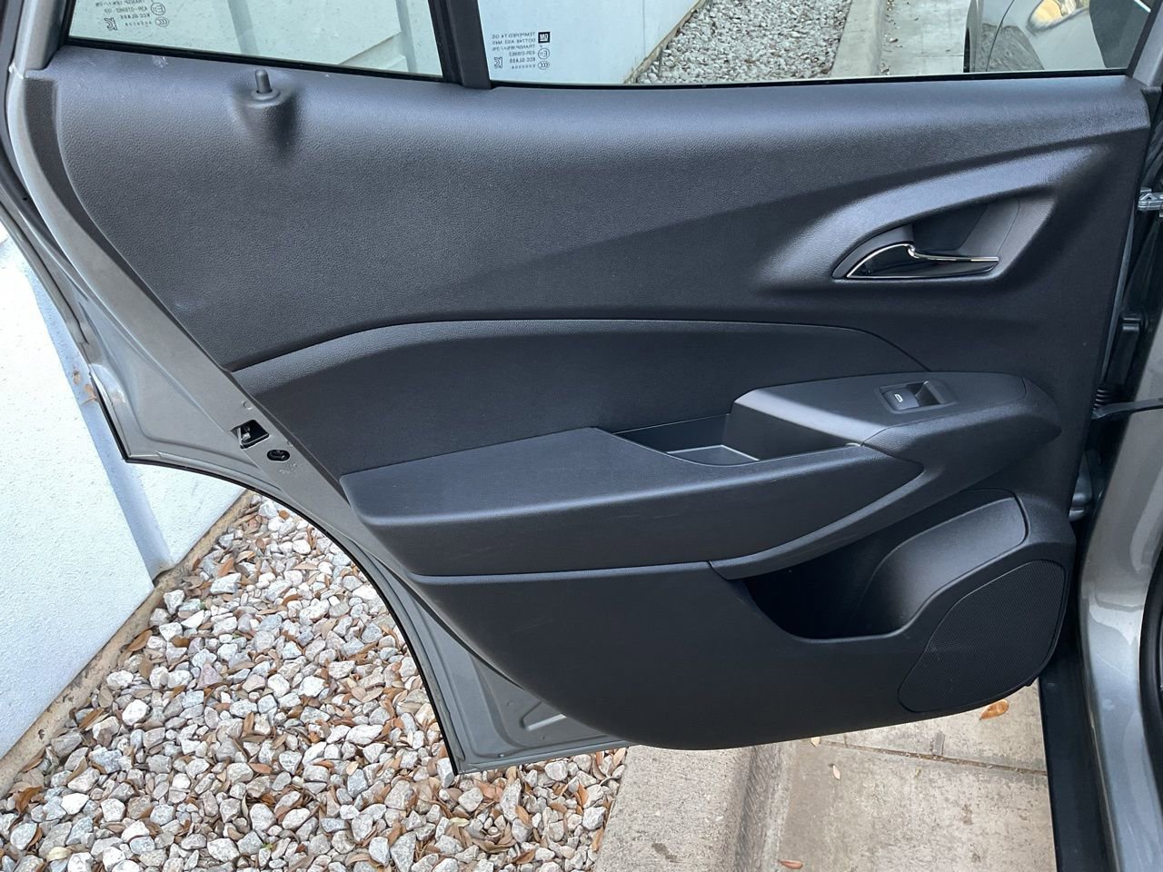 Used 2025 Chevrolet Trax LT w/ LT Convenience Package image 17