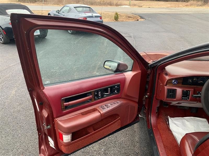 Used 1992 Oldsmobile Custom Cruiser image 37