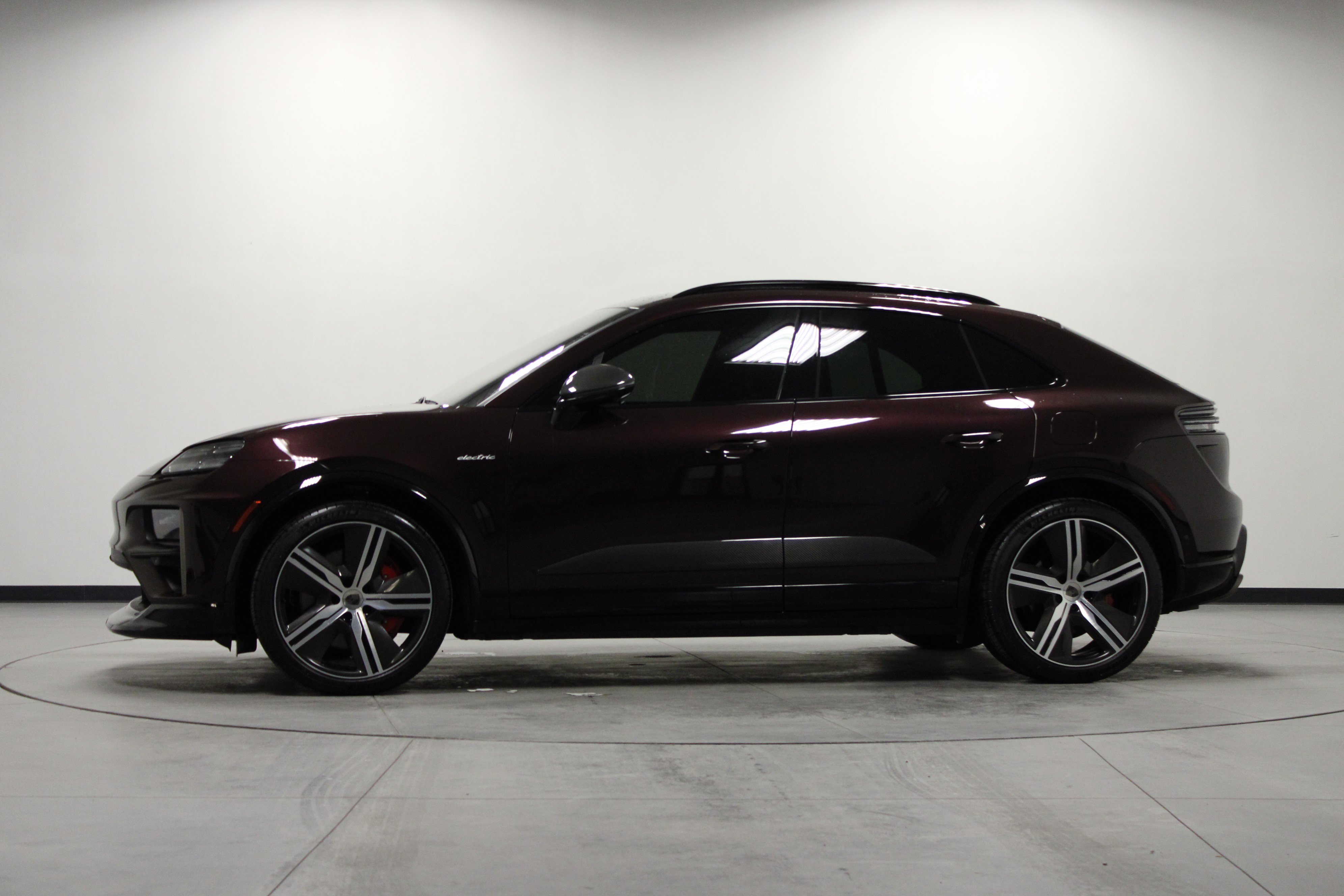 Used 2024 Porsche Macan Turbo Electric image 7