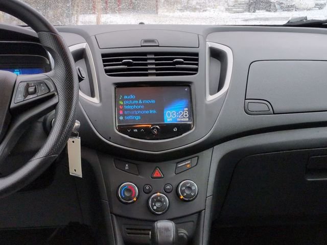Used 2015 Chevrolet Trax LS image 27