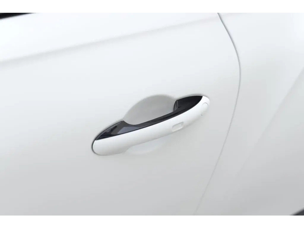 Used 2021 Bentley Continental GT V8 image 16