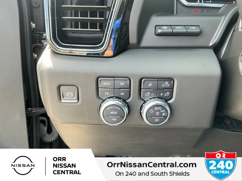 Used 2023 GMC Sierra 1500 AT4 w/ Technology Package AWD/4WD image 17