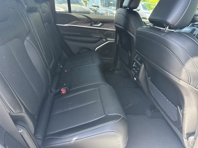 New 2026 Jeep Grand Cherokee Limited AWD/4WD image 17