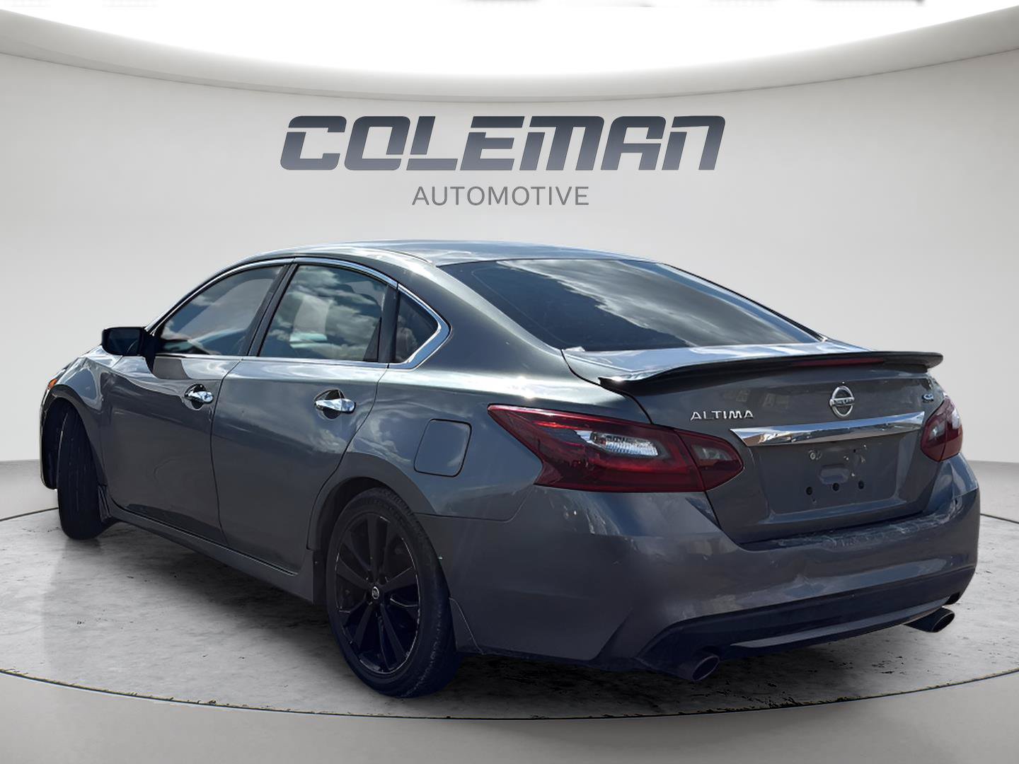 Used 2017 Nissan Altima 2.5 SR w/ Midnight Edition Package FWD image 5