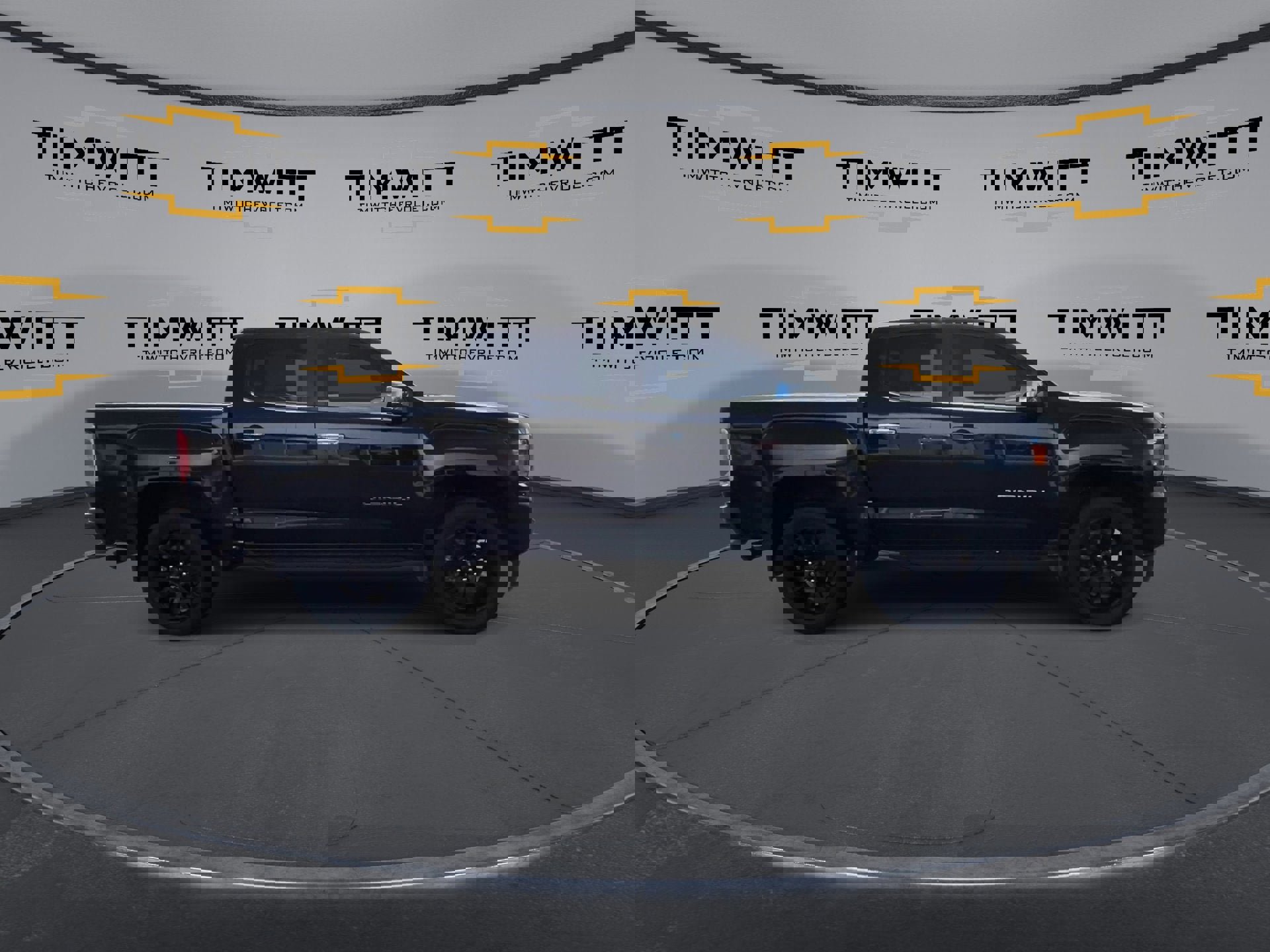 Used 2022 GMC Canyon Denali w/ Denali Black Edition Package image 2