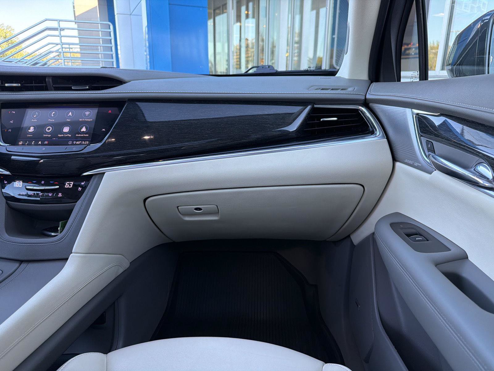 Used 2020 Cadillac XT6 Premium Luxury FWD image 35