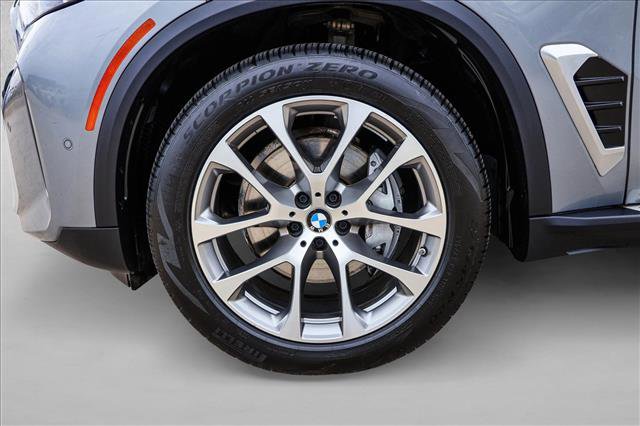 Used 2025 BMW X5 xDrive40i image 9