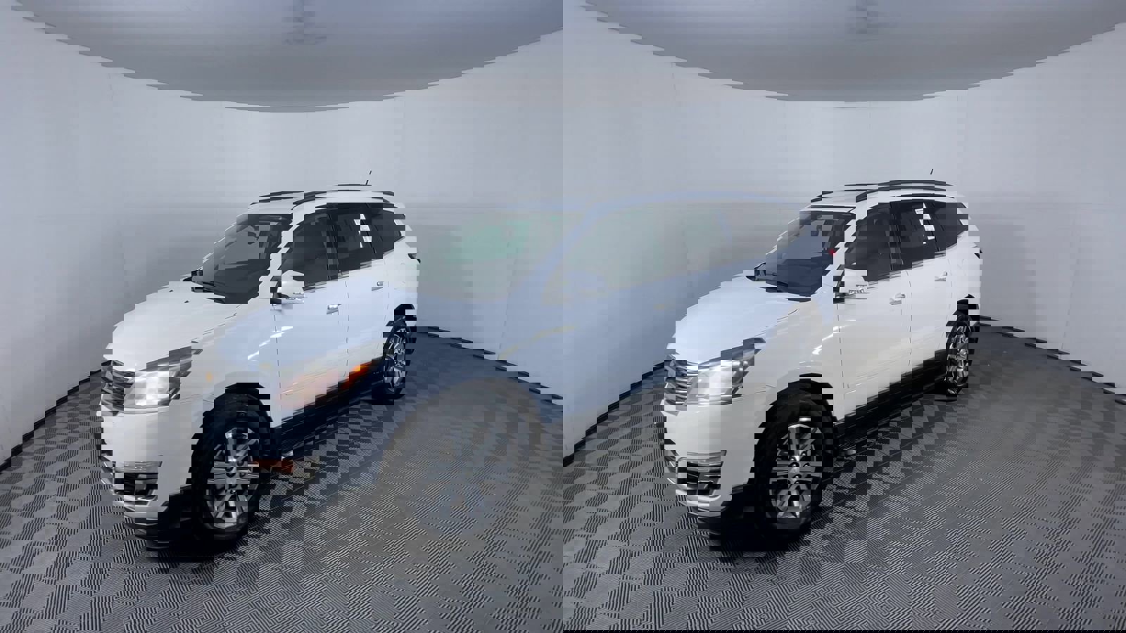 Used 2016 Chevrolet Traverse LT image 4