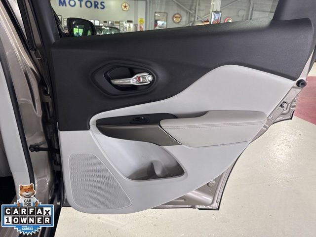 Used 2020 Jeep Cherokee Limited AWD/4WD image 40