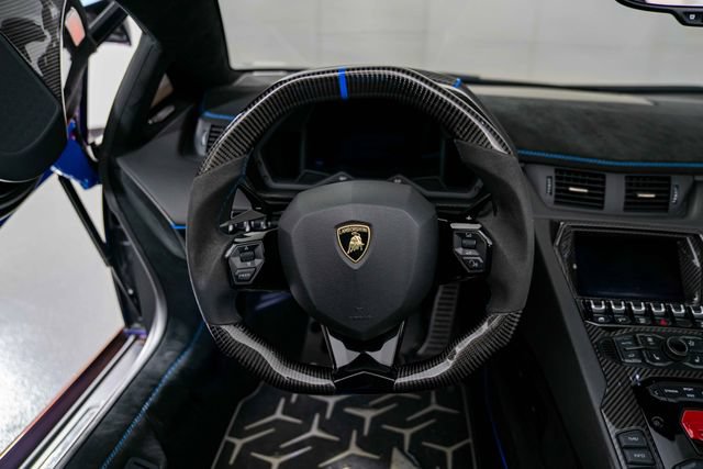 Used 2021 Lamborghini Aventador SVJ AWD/4WD image 17