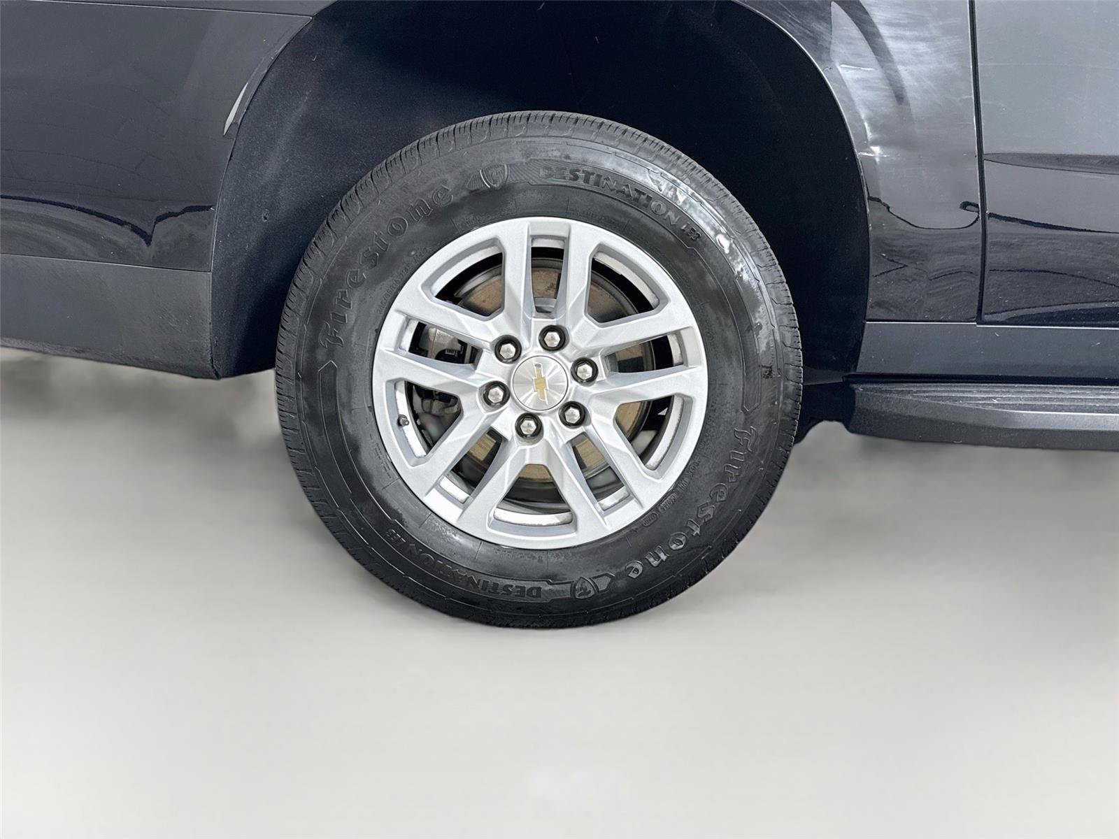 Used 2024 Chevrolet Suburban LS RWD image 18