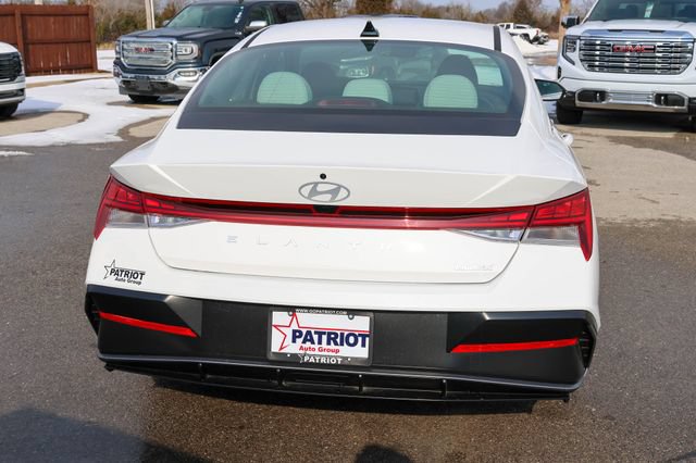 New 2026 Hyundai Elantra Limited FWD image 4