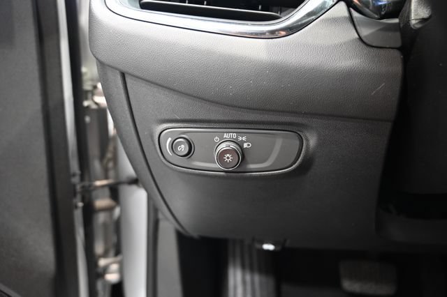Used 2022 Chevrolet Equinox LT FWD image 24