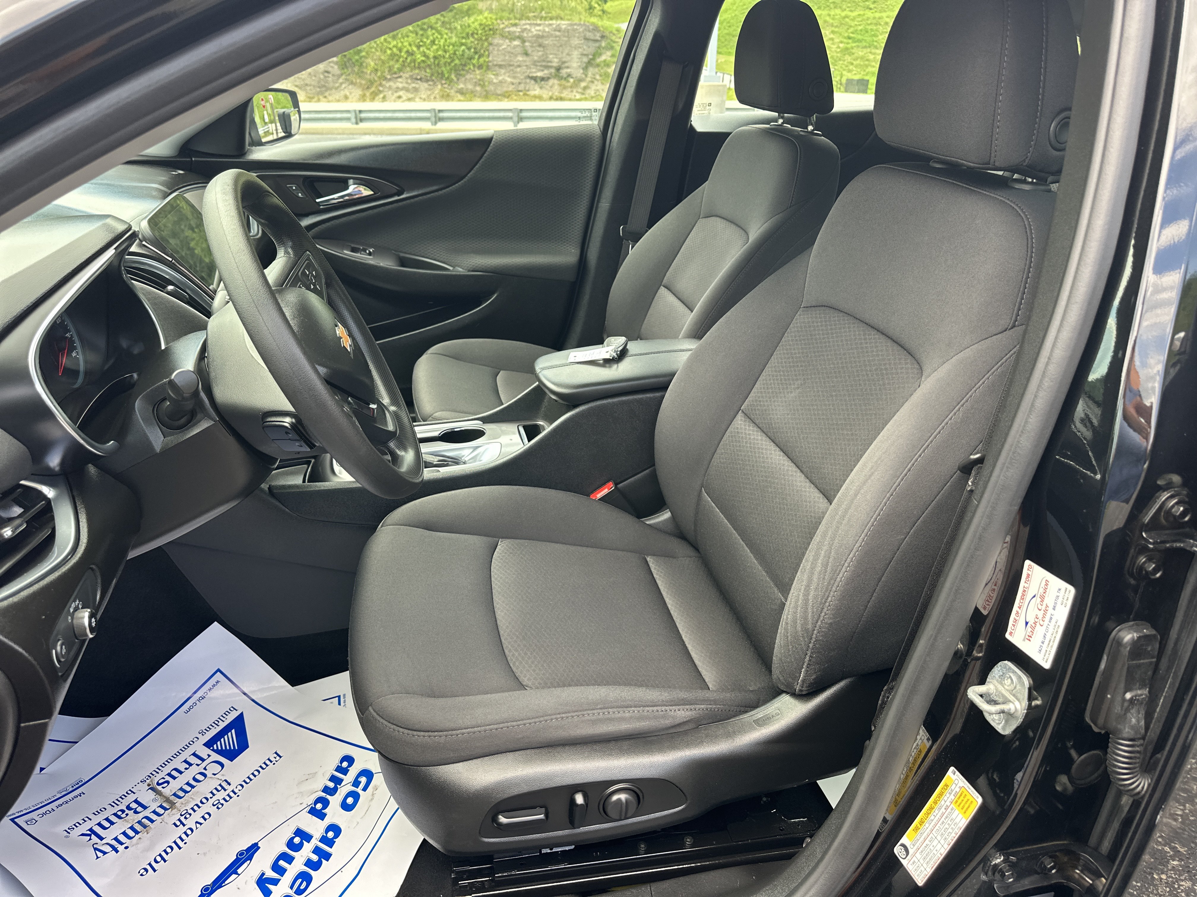 Used 2021 Chevrolet Malibu LT FWD image 20