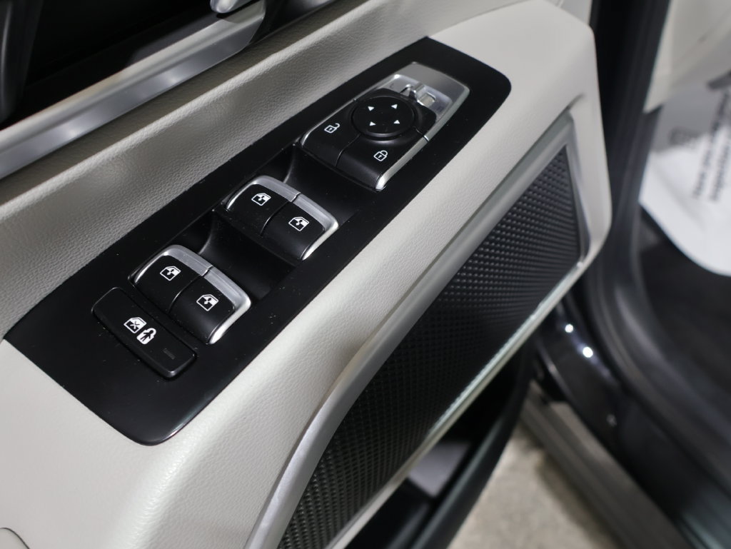 Used 2020 Kia Telluride S AWD/4WD image 14