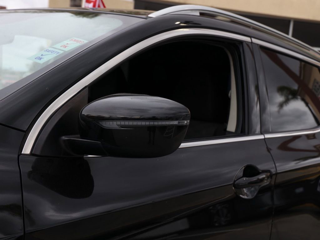 Used 2022 Nissan Rogue Sport SV image 12