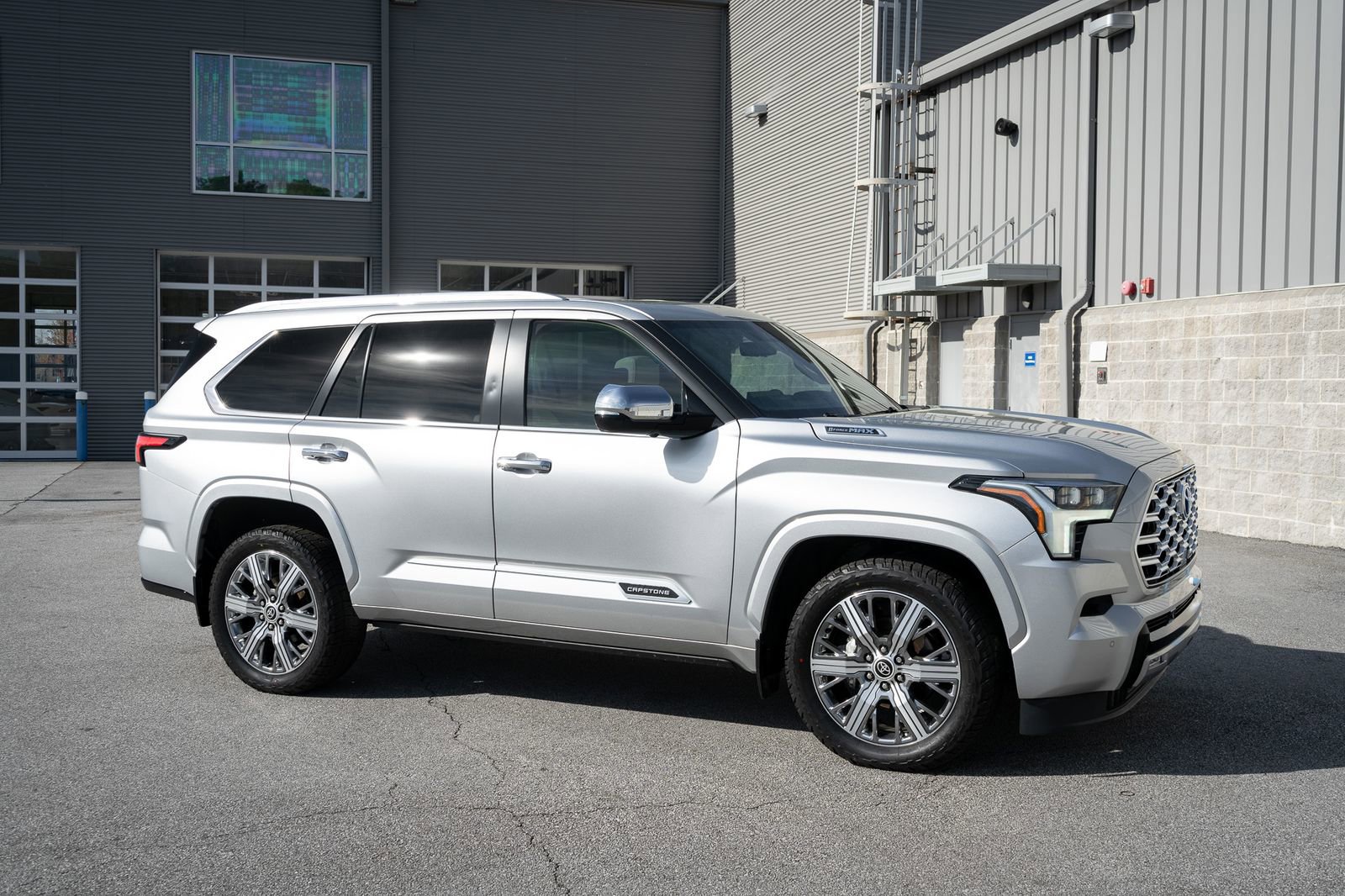 Used 2024 Toyota Sequoia Capstone AWD/4WD image 22