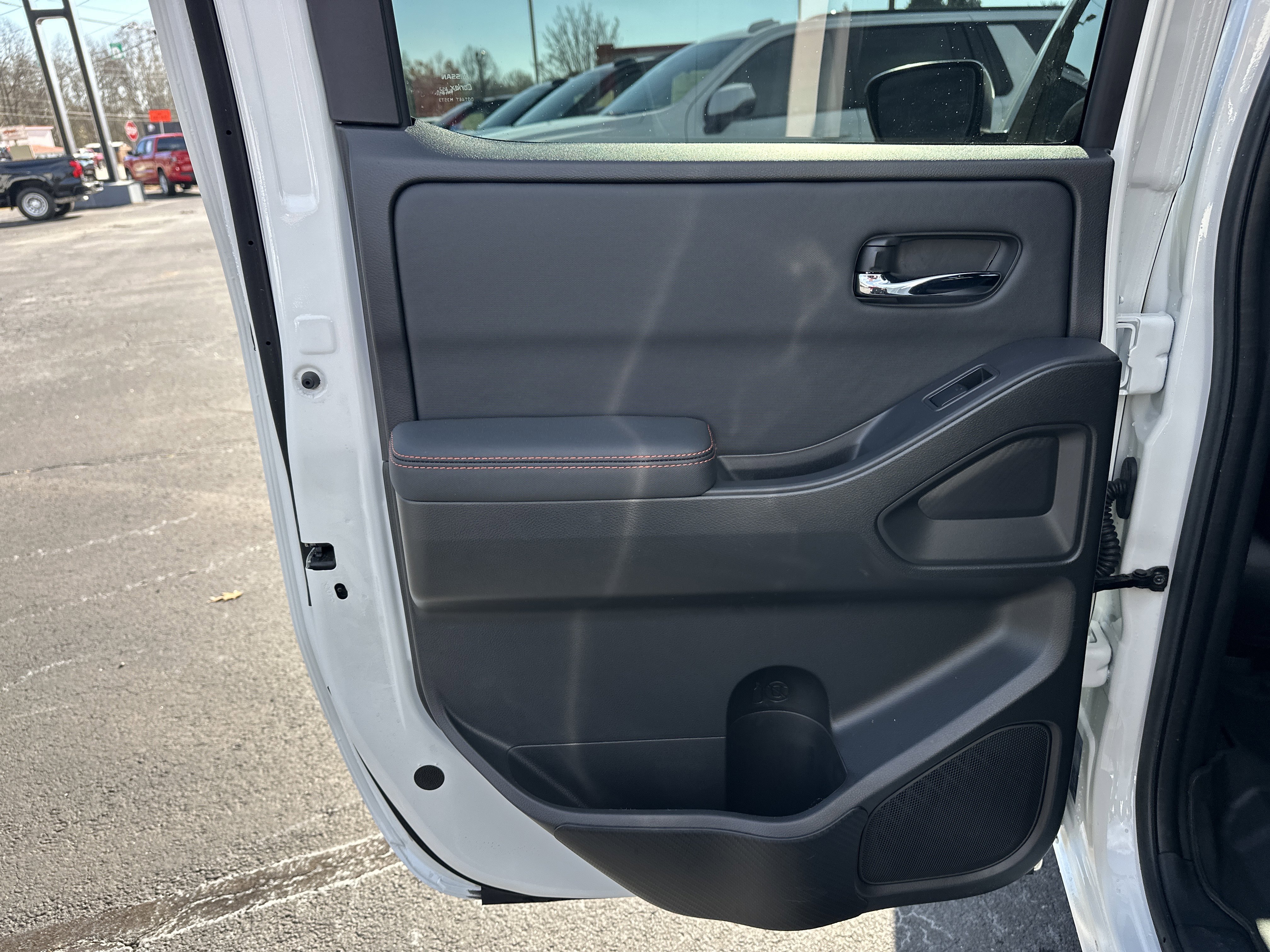 Used 2024 Nissan Frontier PRO-4X w/ Pro Premium Package image 22