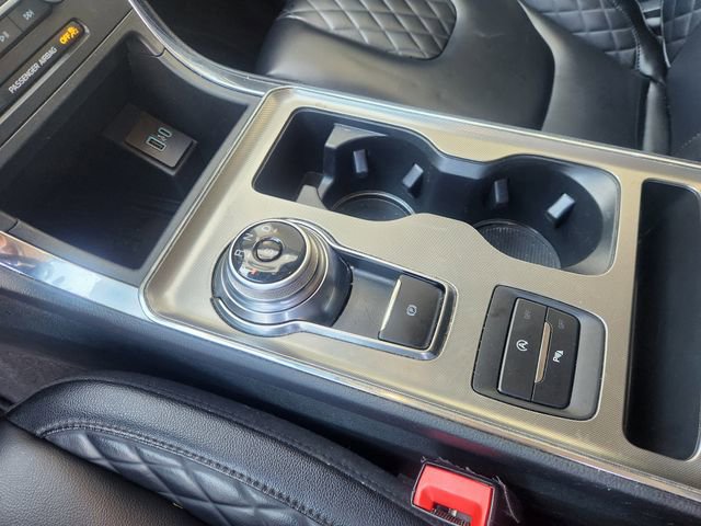 Used 2024 Ford Edge Titanium image 19