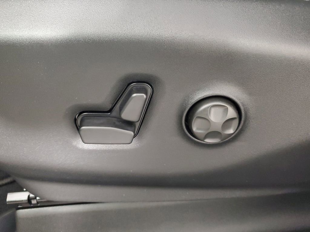 New 2026 Chrysler Pacifica Limited image 29