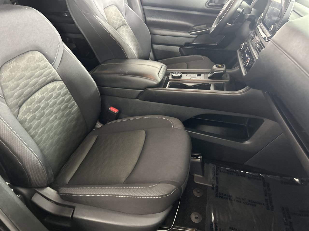 Used 2024 Nissan Pathfinder S AWD/4WD image 25