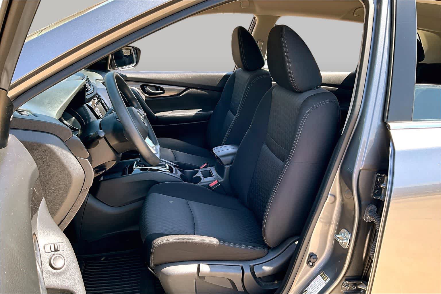 Used 2020 Nissan Rogue S FWD image 8