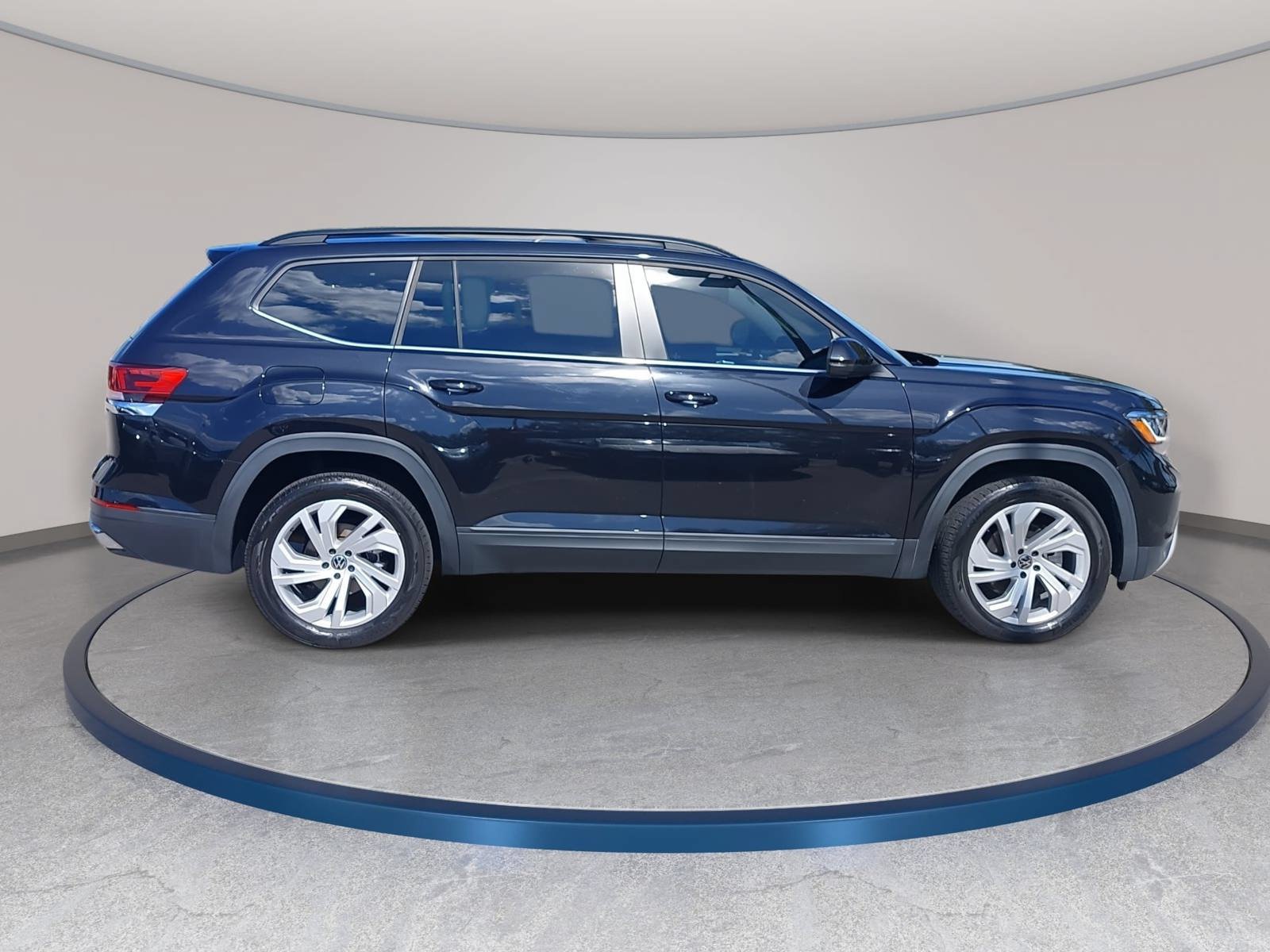 Used 2021 Volkswagen Atlas SE w/ Panoramic Sunroof Package AWD/4WD image 4