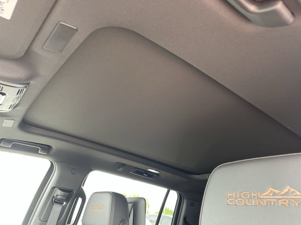 New 2026 Chevrolet Suburban High Country AWD/4WD image 22